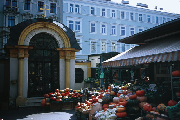 Vienna, Naschmarkt ©WienTourismus / Ingo Folie Legend: Naschmarkt