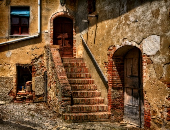 Toiano in Toscana, un paese fantasma da salvare