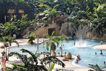 Le immagini della prima isola tropicale a Berlino