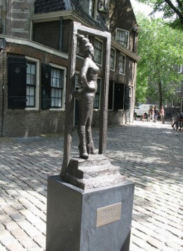 Statua della prostituta ad Amsterdam