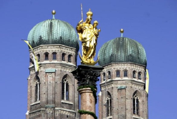 Frauenkirche e statua