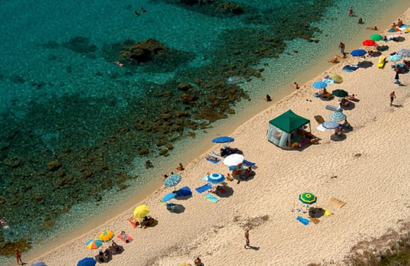 Il Bellissimo Mare Di Capo Vaticano Alle Grotticelle